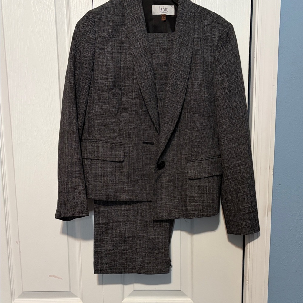 Le Suit Charcoal Women’s Suit